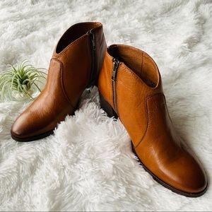 FRYE Nora Zip Short Bootie - nutmeg